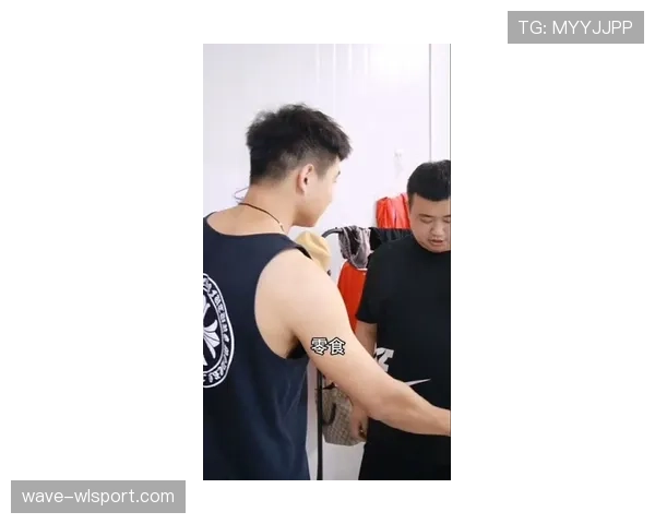 高磊训练完直接拎爱马仕去接娃? 高磊训练完直接拎爱马仕去接娃?